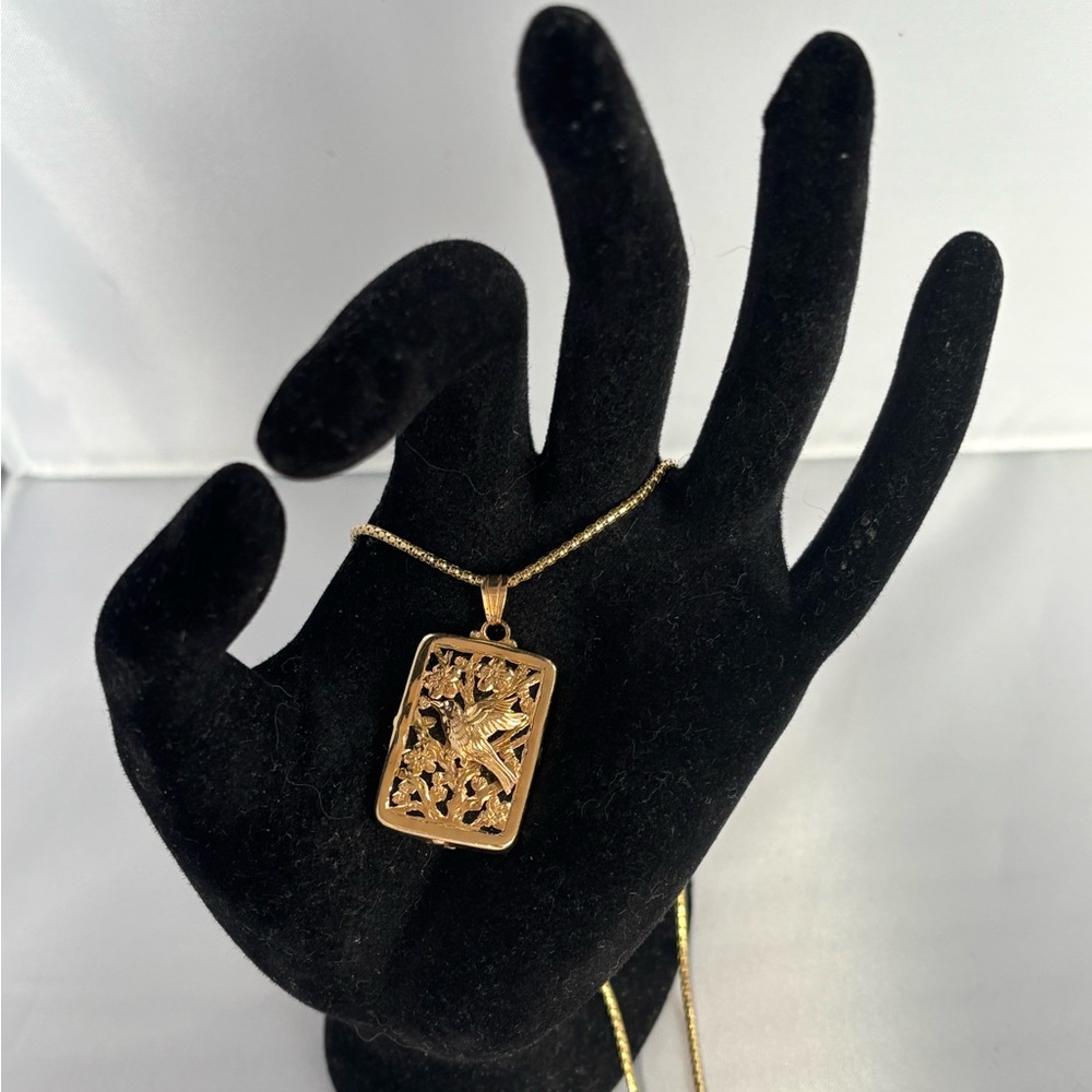 RARE Vintage Ming's Hawaii 14k Gold Black Jade Bird & Plum Design pendant